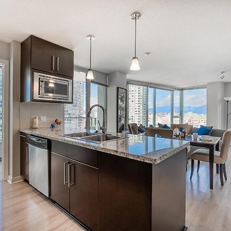 Stunning 2 Bedroom Condo With Downtown Views!!! Vancouver Exterior photo
