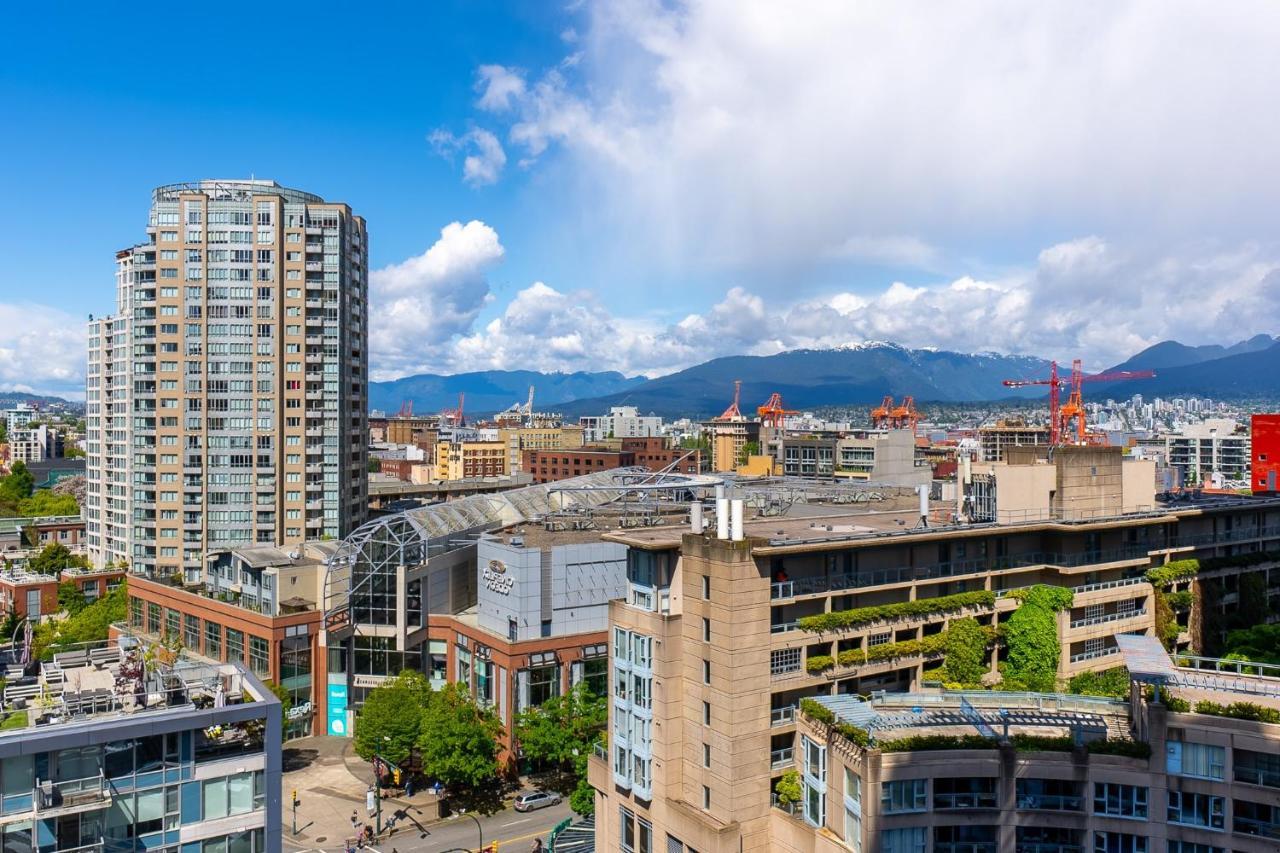 Stunning 2 Bedroom Condo With Downtown Views!!! Vancouver Exterior photo