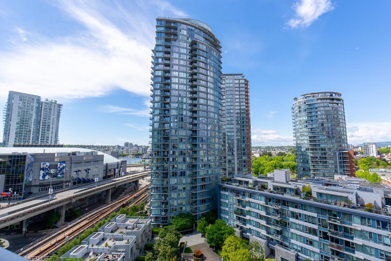 Stunning 2 Bedroom Condo With Downtown Views!!! Vancouver Exterior photo