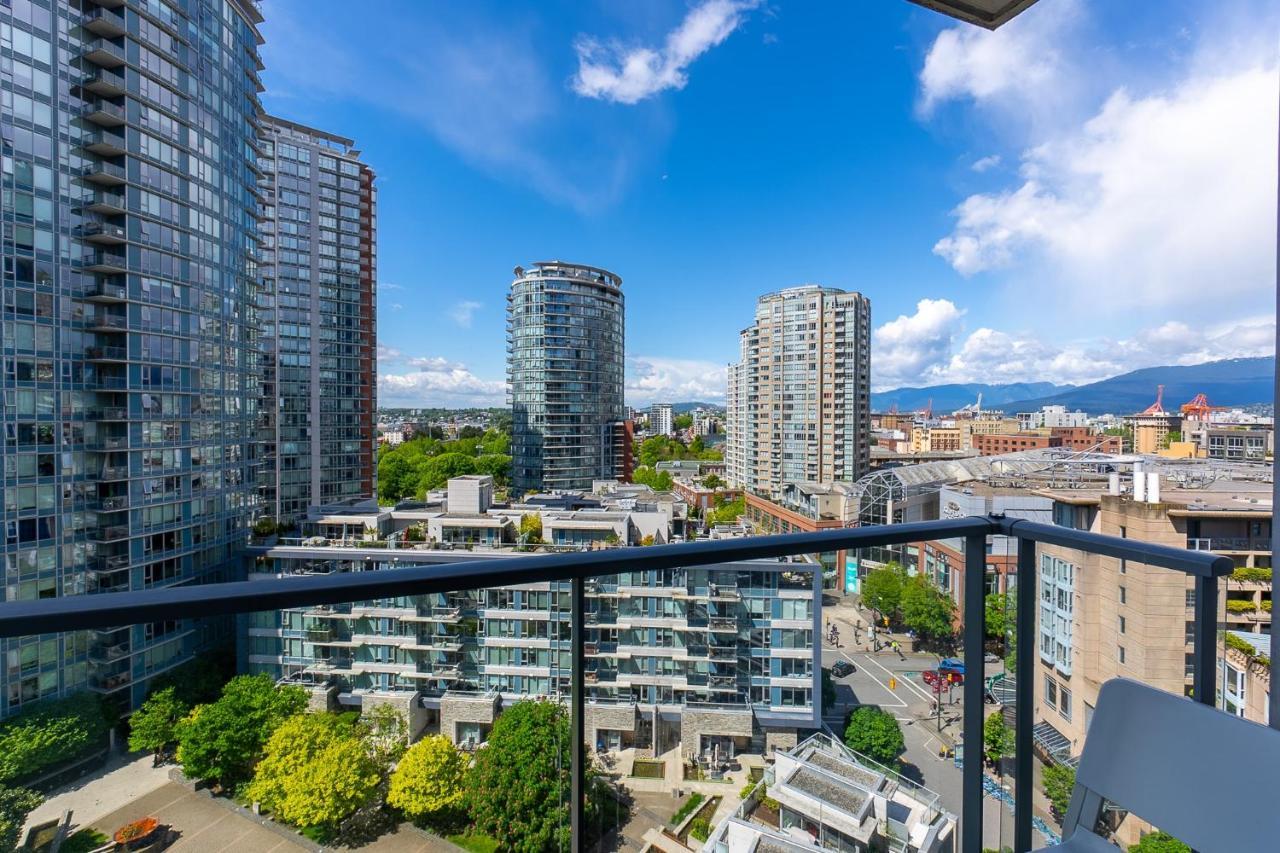 Stunning 2 Bedroom Condo With Downtown Views!!! Vancouver Exterior photo