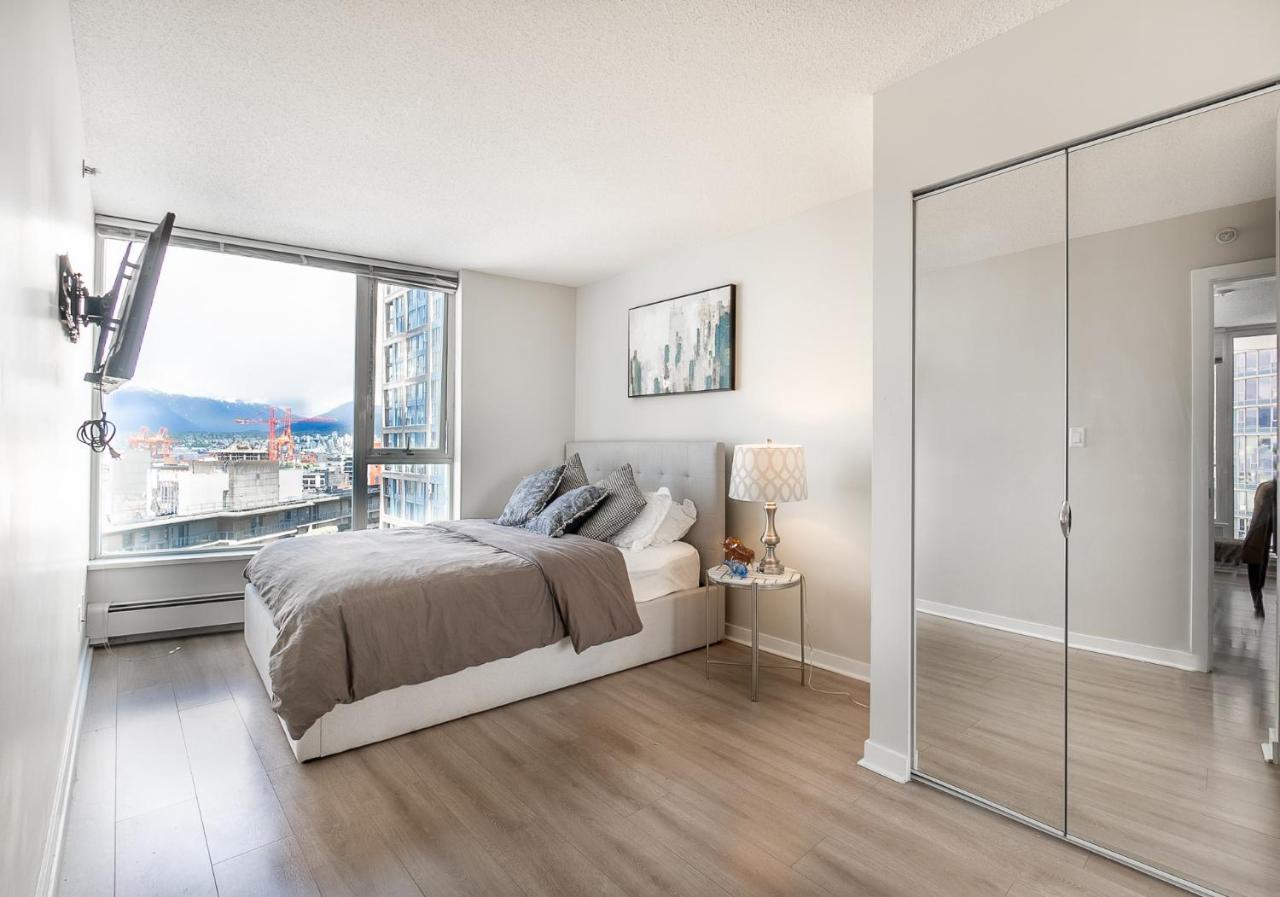 Stunning 2 Bedroom Condo With Downtown Views!!! Vancouver Exterior photo